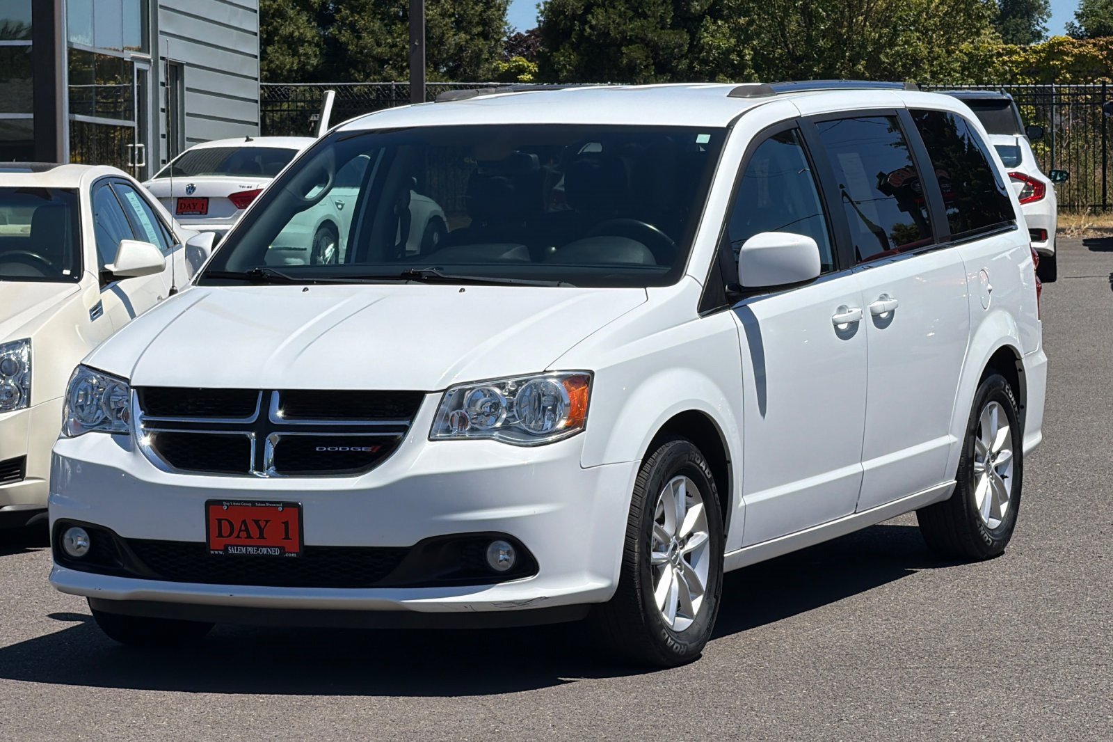 Used 2019 Dodge Grand Caravan SXT FWD image 9