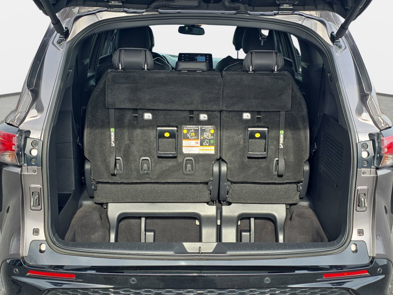 Used 2022 Toyota Sienna XSE image 13