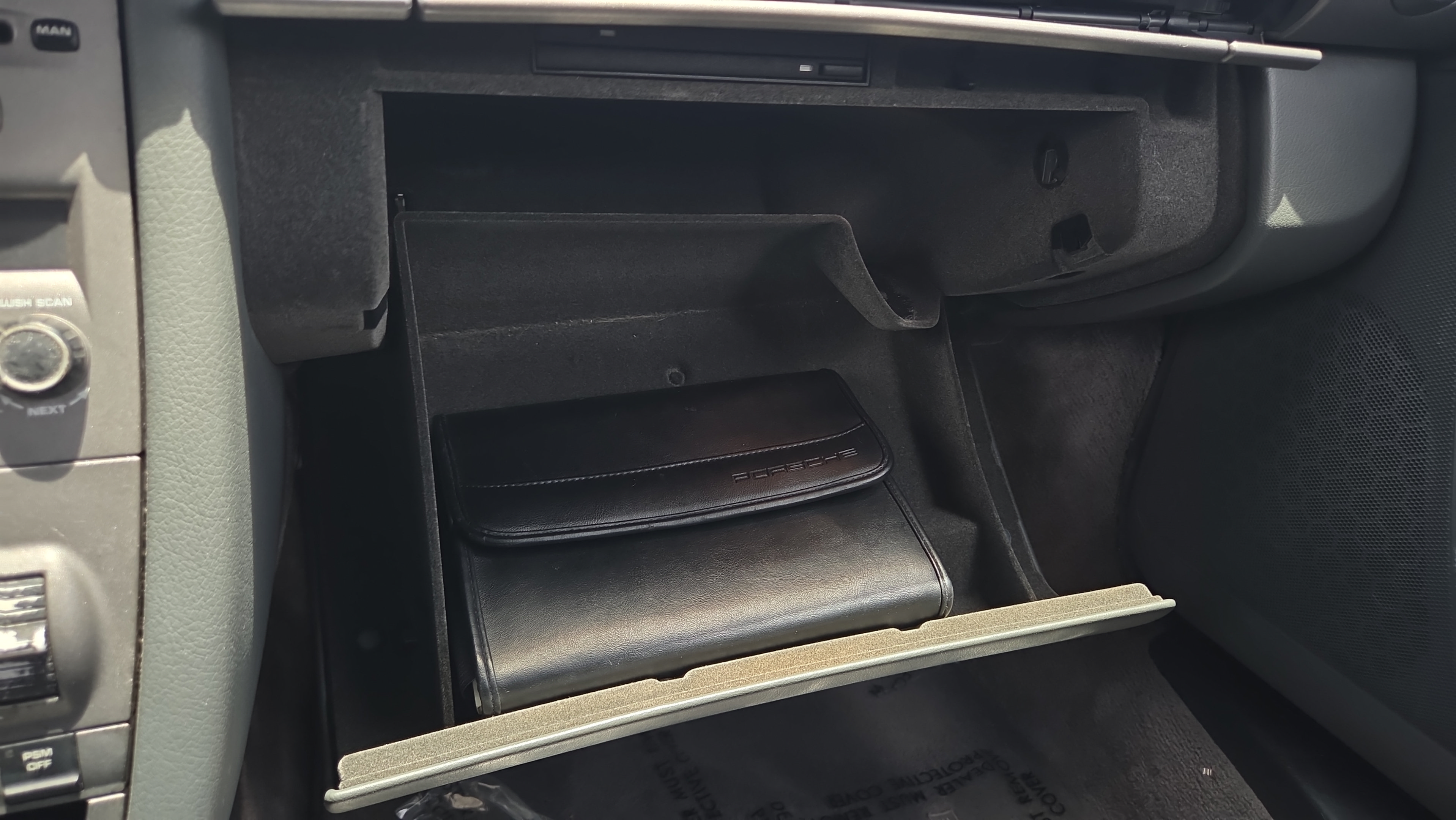Used 2005 Porsche Boxster RWD image 28