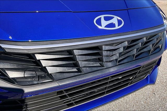 Certified 2025 Hyundai Elantra Sport w/ Cargo Package image 30