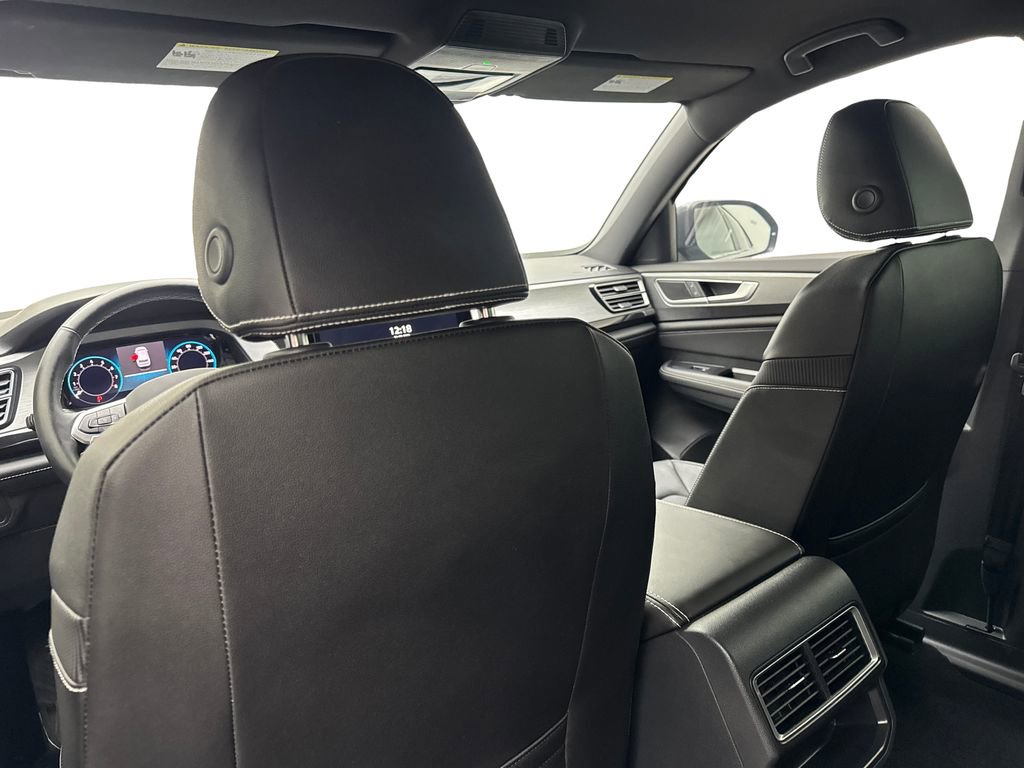 Used 2025 Volkswagen Atlas Cross Sport SE image 35