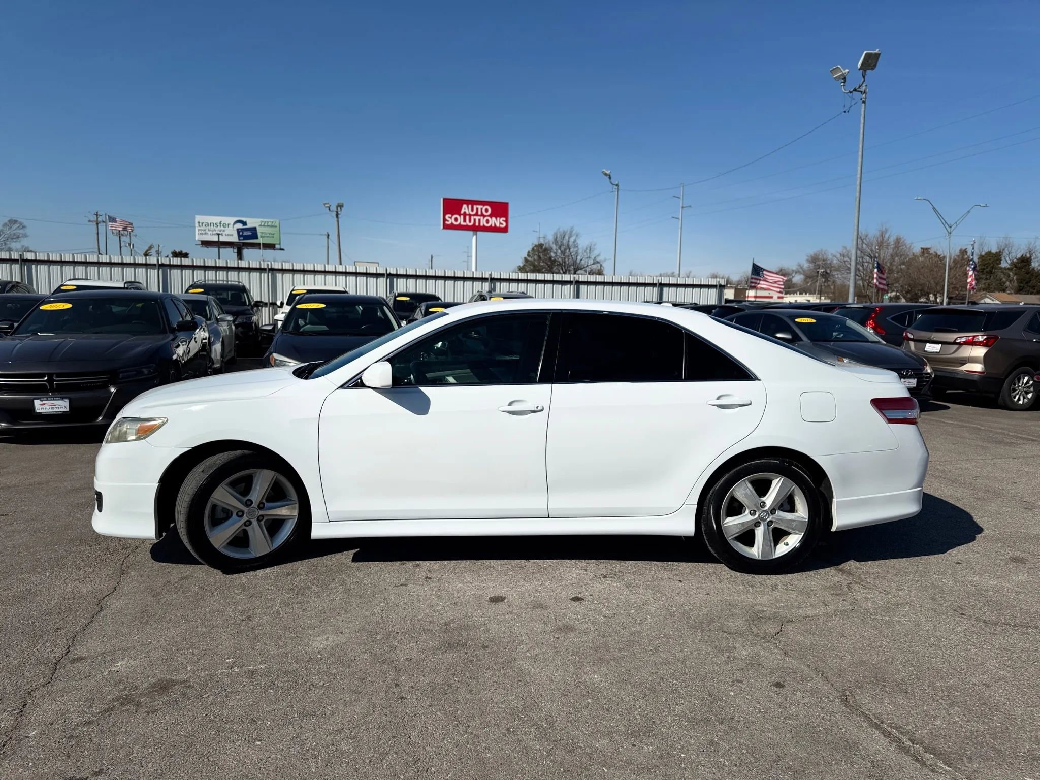 Used 2011 Toyota Camry SE w/ Fleet Convenience Pkg FWD image 6
