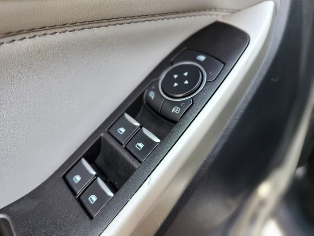 Certified 2022 Ford Explorer XLT w/ Equipment Group 202A image 18