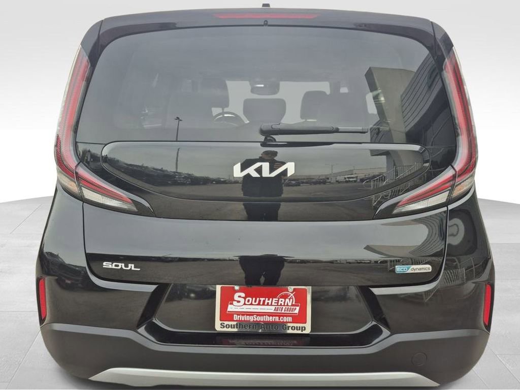 Used 2025 Kia Soul EX image 5