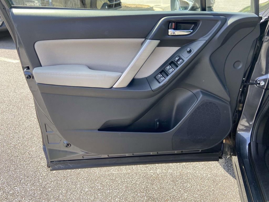 Used 2017 Subaru Forester 2.5i Limited AWD/4WD image 14