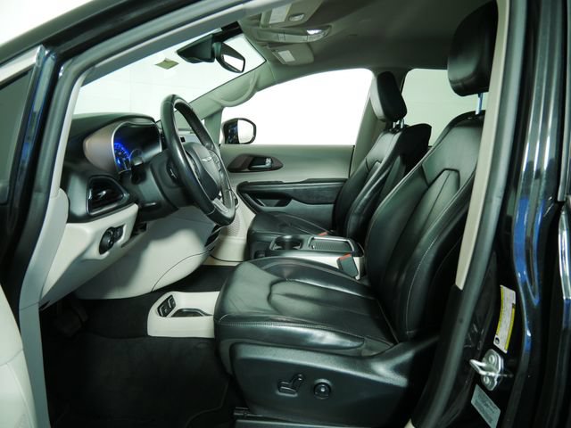 Certified 2017 Chrysler Pacifica Touring-L Plus w/ Advanced Safetytec Group FWD image 20