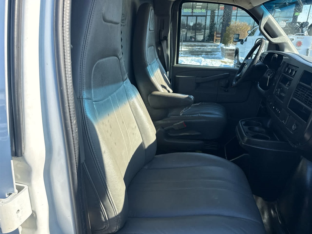 Used 2016 Chevrolet Express 2500 image 17