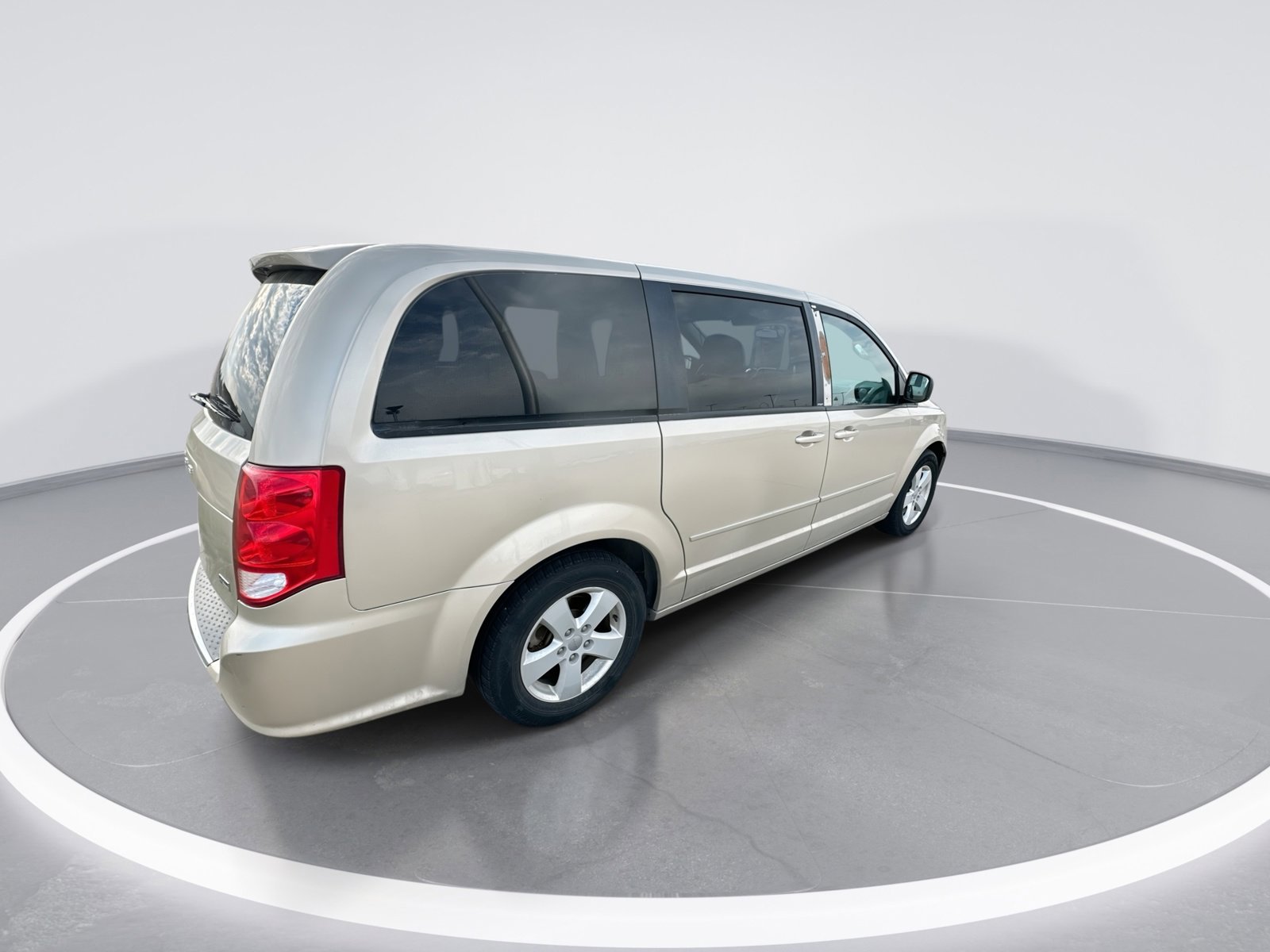 Used 2013 Dodge Grand Caravan SE image 8