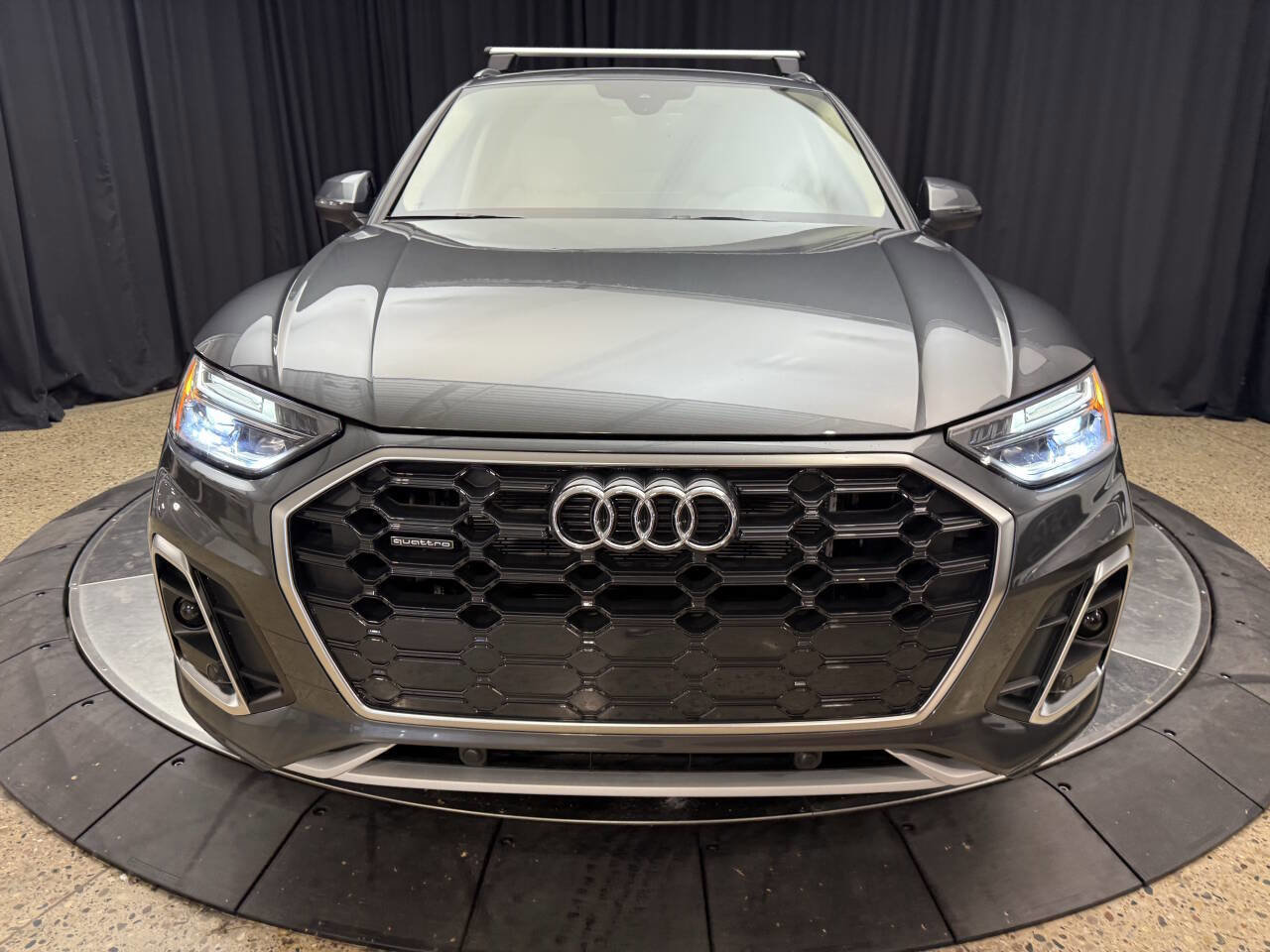Used 2024 Audi Q5 e Premium w/ Convenience Package image 14