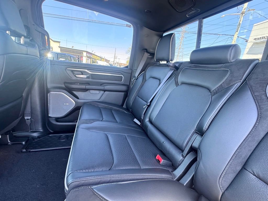 New 2026 RAM 1500 Laramie AWD/4WD image 17