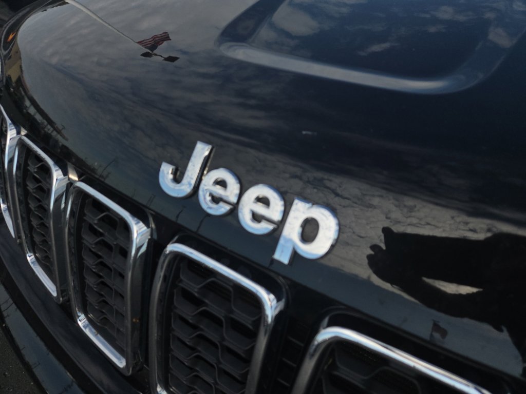 Used 2020 Jeep Grand Cherokee Limited AWD/4WD image 2