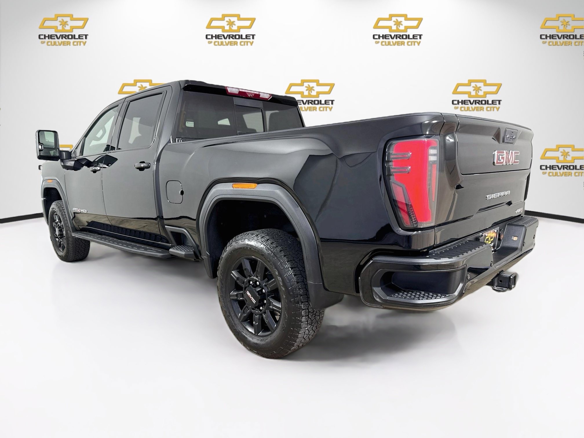 Used 2024 GMC Sierra 2500 AT4 w/ AT4 Premium Plus Package AWD/4WD image 6