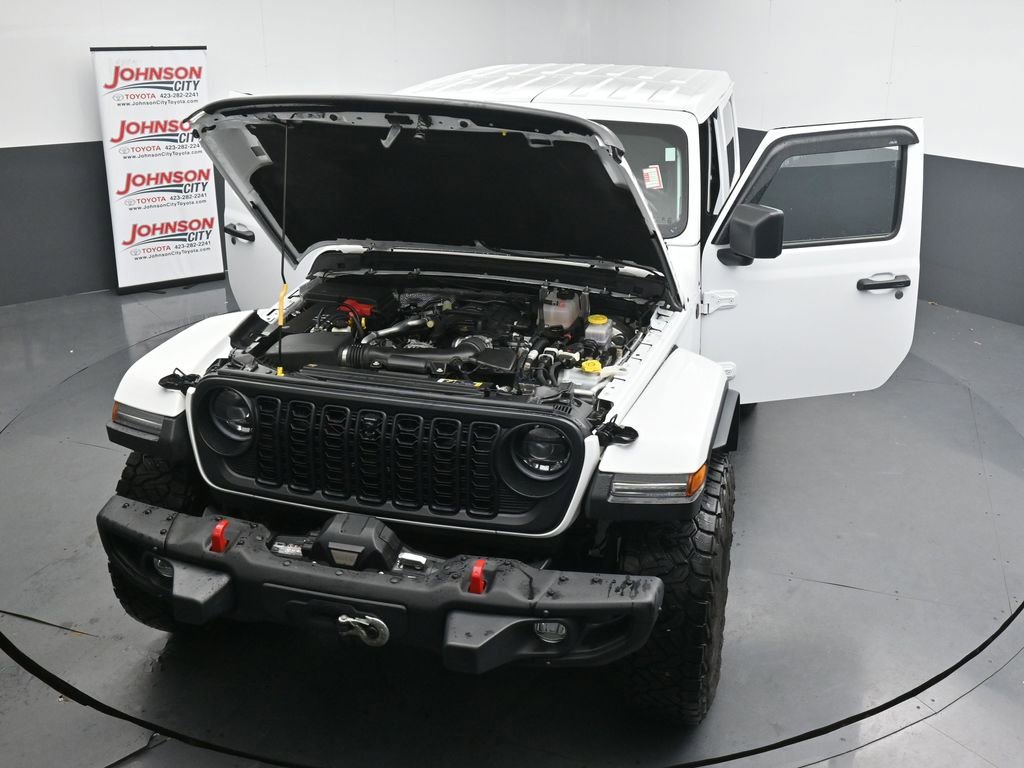 Used 2024 Jeep Wrangler Rubicon AWD/4WD image 38