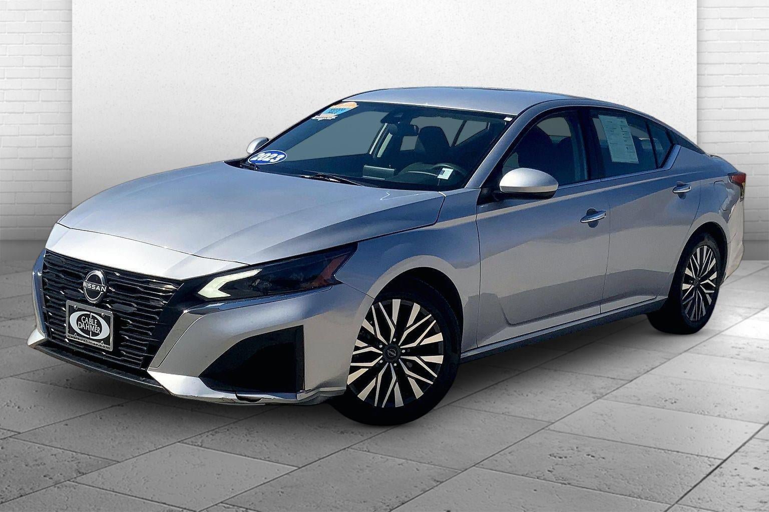 Used 2023 Nissan Altima 2.5 SV image 12