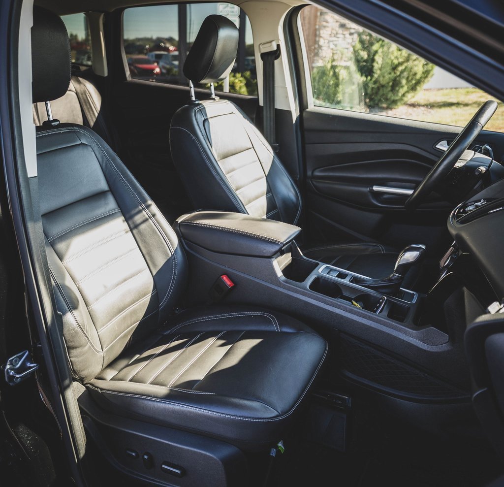 Used 2018 Ford Escape Titanium w/ Ford Safe & Smart Package image 33