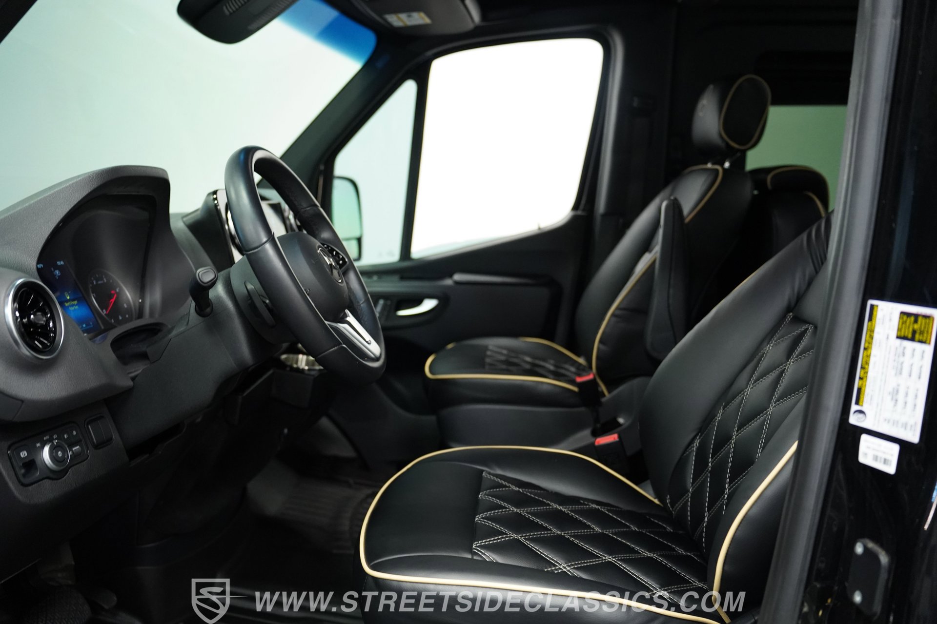 Used 2022 Mercedes-Benz Sprinter 2500 image 35