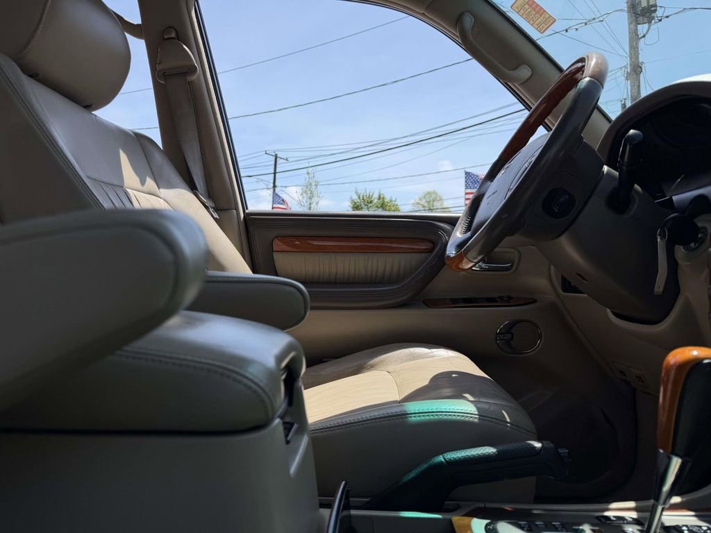 Used 2004 Lexus LX 470 4WD image 12