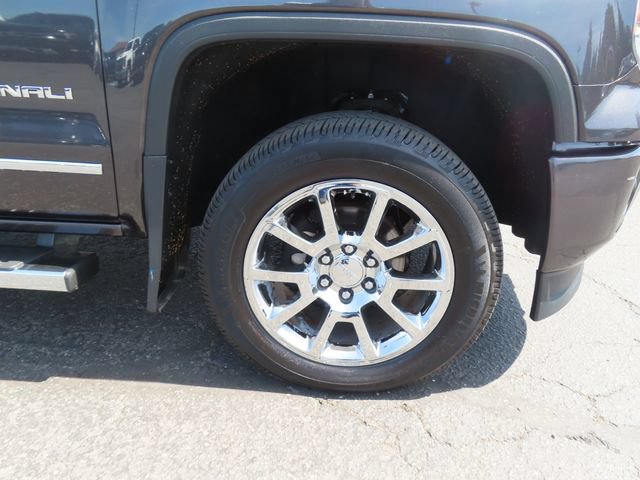 Used 2015 GMC Sierra 1500 Denali w/ Driver Alert Package AWD/4WD image 11