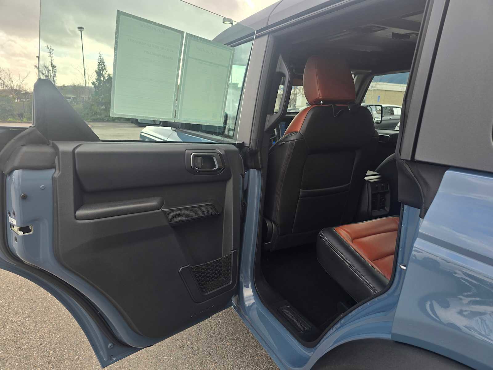 Used 2025 Ford Bronco Base image 17