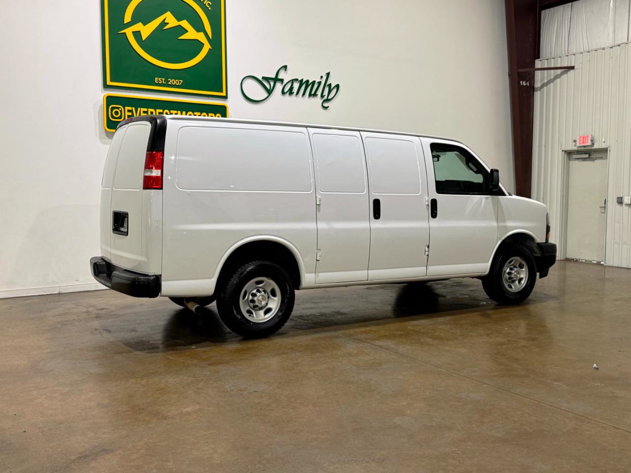 Used 2020 Chevrolet Express 2500 w/ Driver Convenience Package RWD image 7