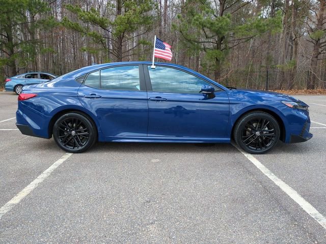 Used 2025 Toyota Camry SE FWD image 3