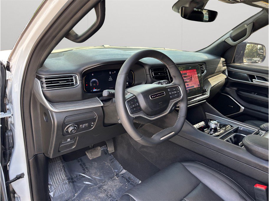 Used 2024 Jeep Wagoneer Series II AWD/4WD image 6