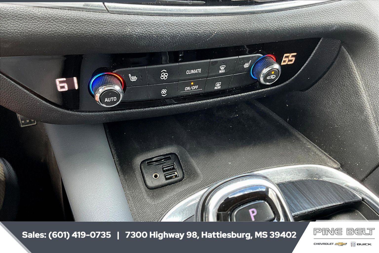 Used 2020 Buick Enclave Essence image 24