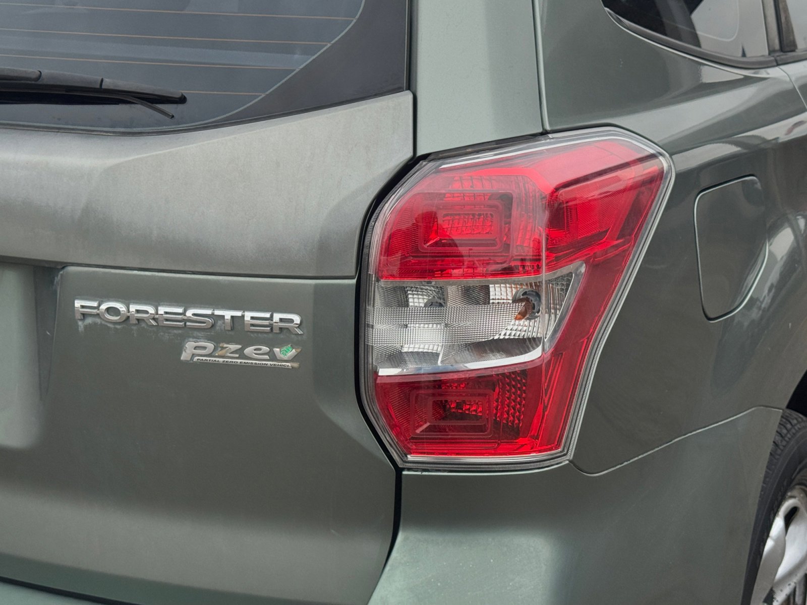 Used 2014 Subaru Forester 2.5i AWD/4WD image 24