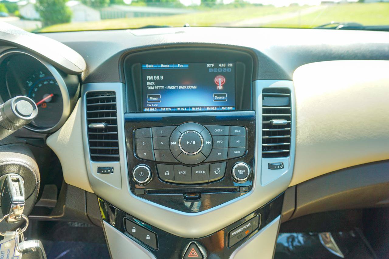 Used 2014 Chevrolet Cruze LT FWD image 12
