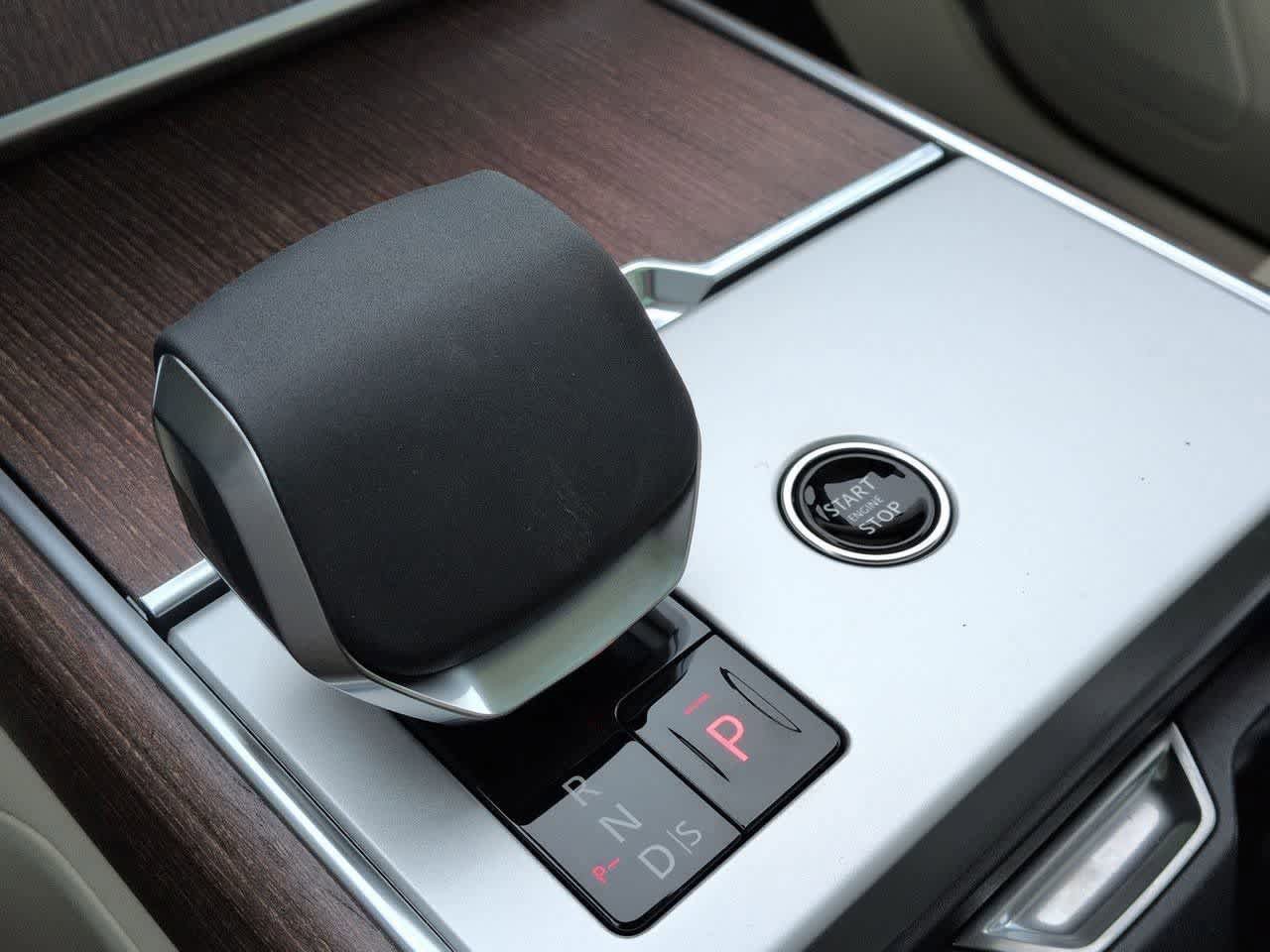New 2026 Land Rover Range Rover SE image 34