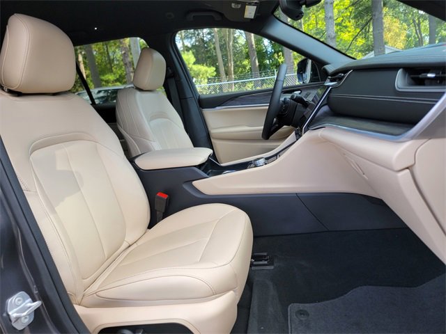 Certified 2024 Jeep Grand Cherokee Limited image 24