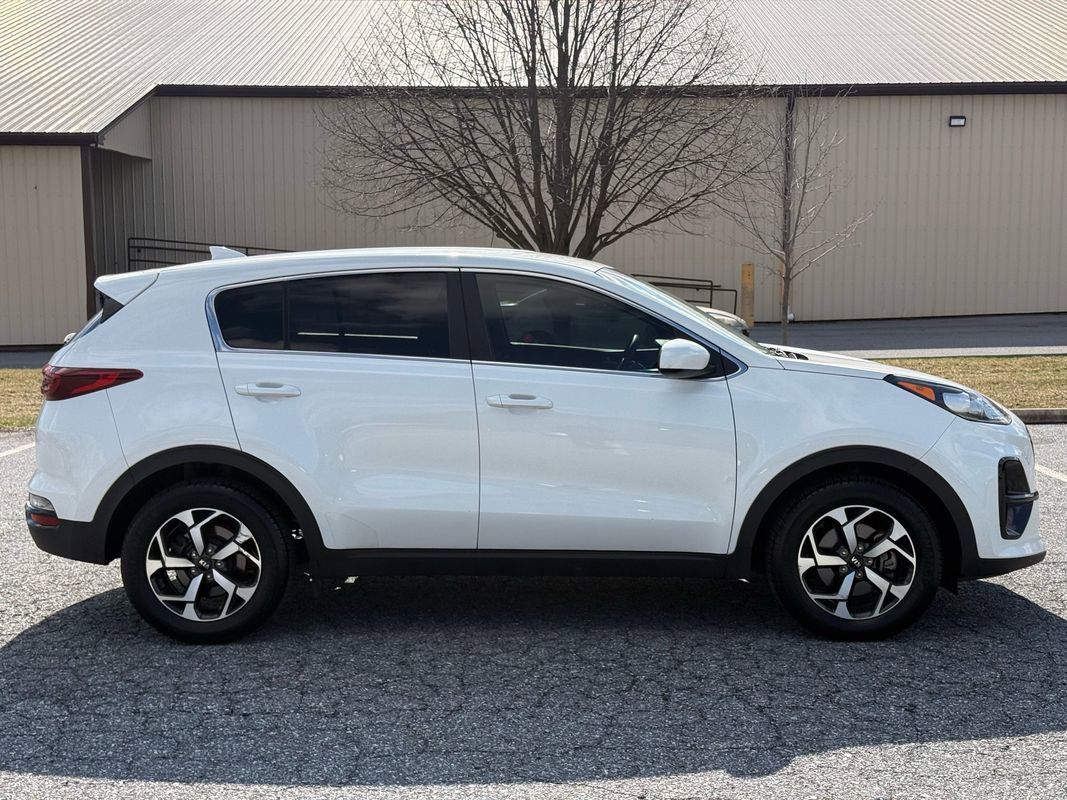 Used 2022 Kia Sportage LX FWD image 9