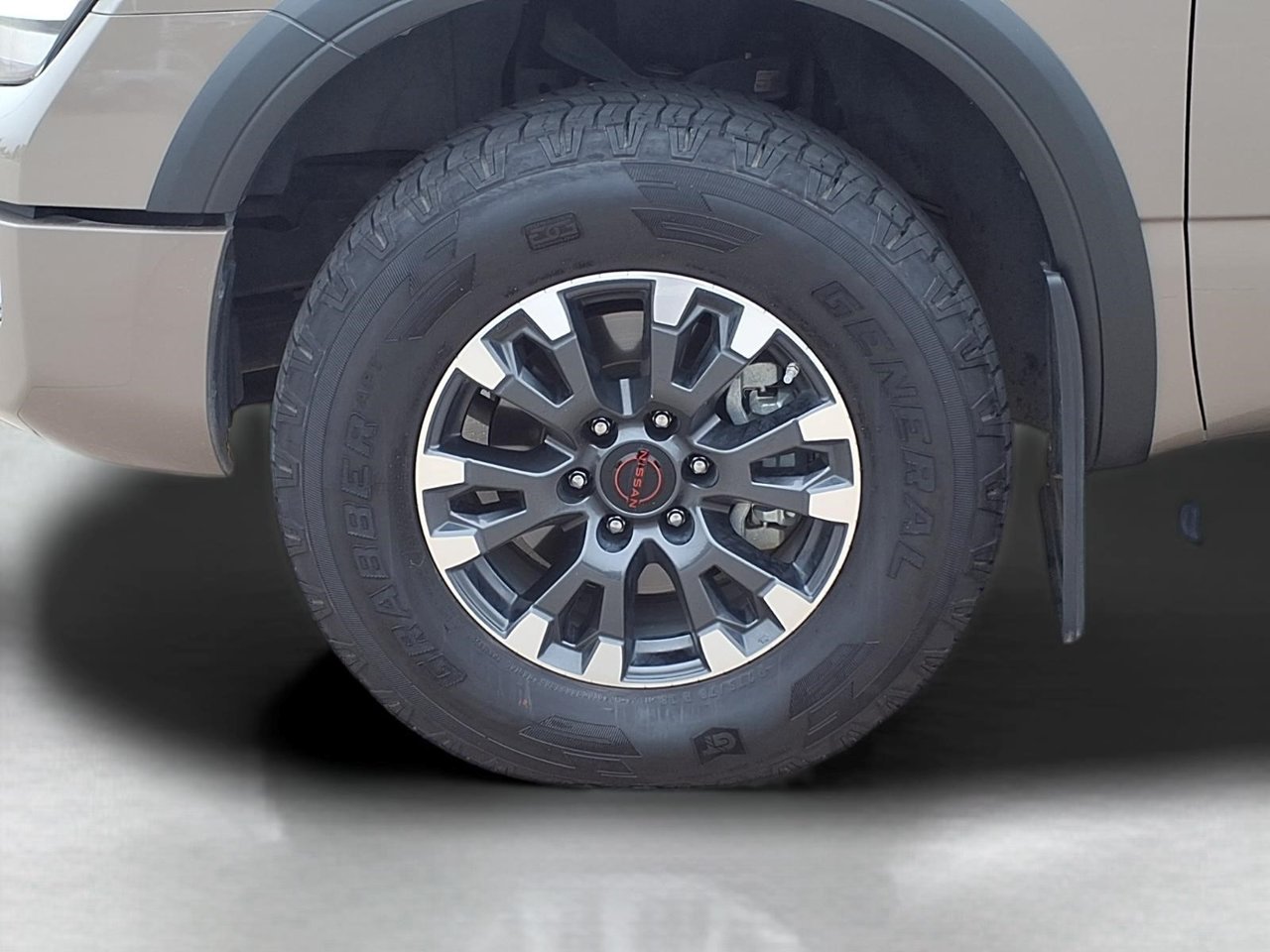Used 2024 Nissan Titan PRO-4X w/ Pro-4x Convenience Package AWD/4WD image 9