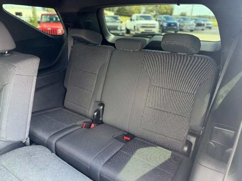 Used 2024 Chevrolet Traverse LS image 36