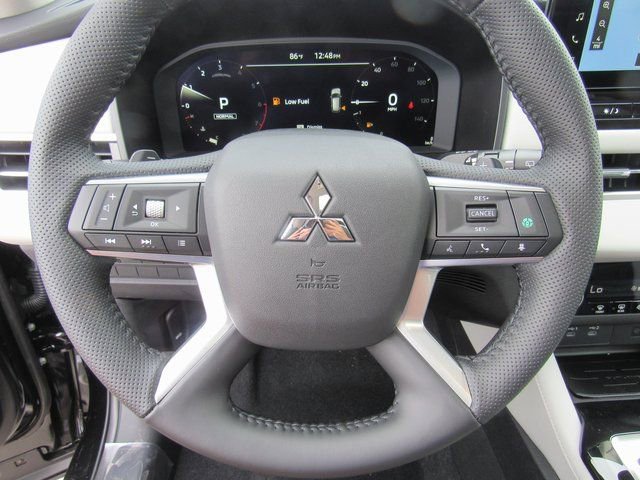 New 2025 Mitsubishi Outlander SE image 23