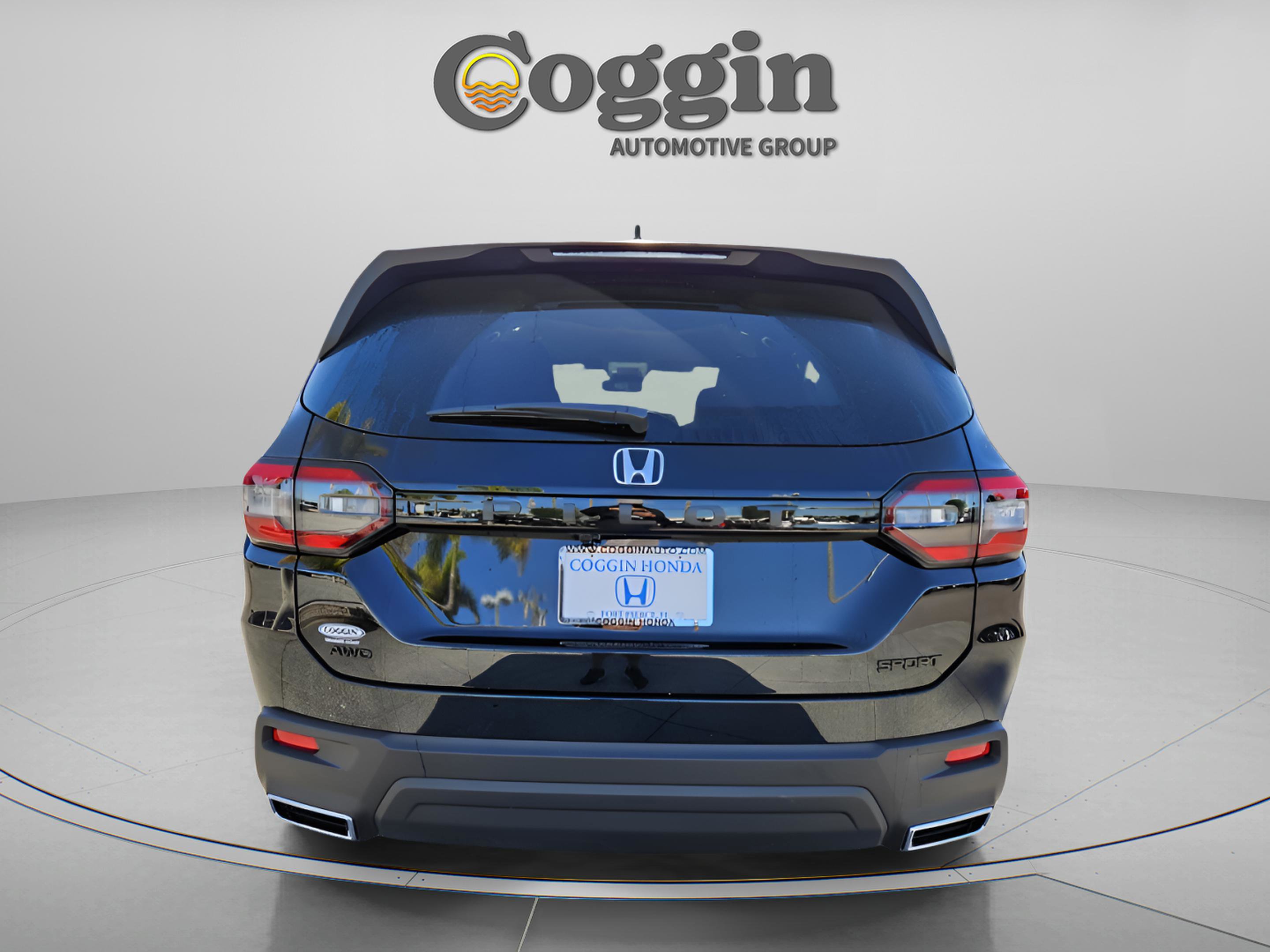 New 2025 Honda Pilot Sport image 4