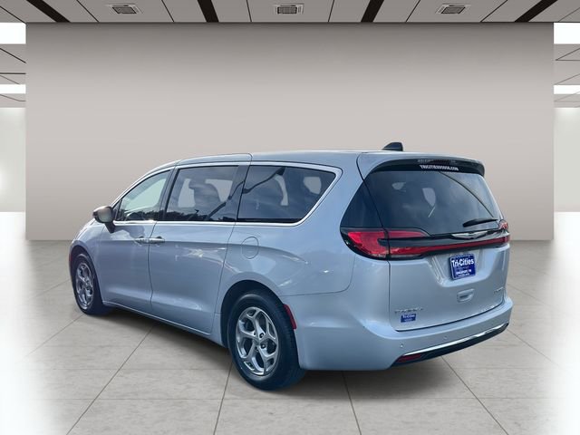 Used 2024 Chrysler Pacifica Limited image 6