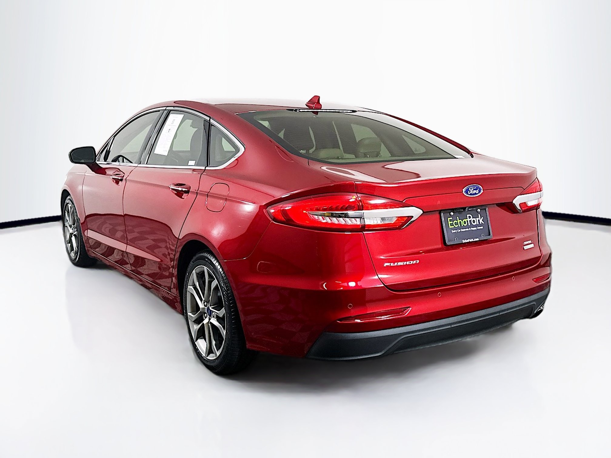 Used 2019 Ford Fusion SEL FWD image 5