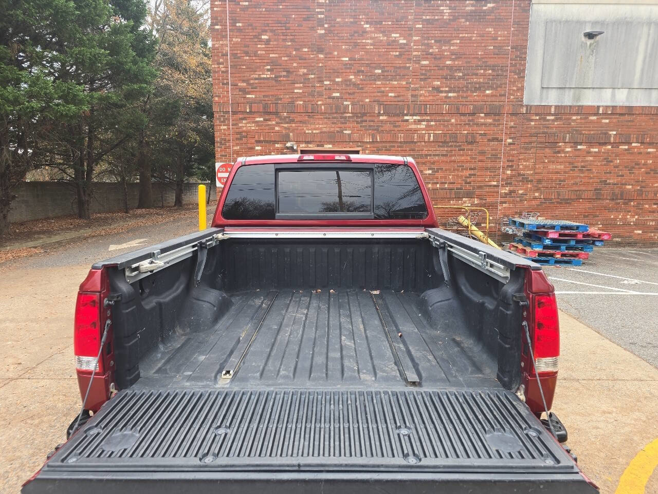 Used 2014 Nissan Titan SV w/ SV Premium Utility Package image 33