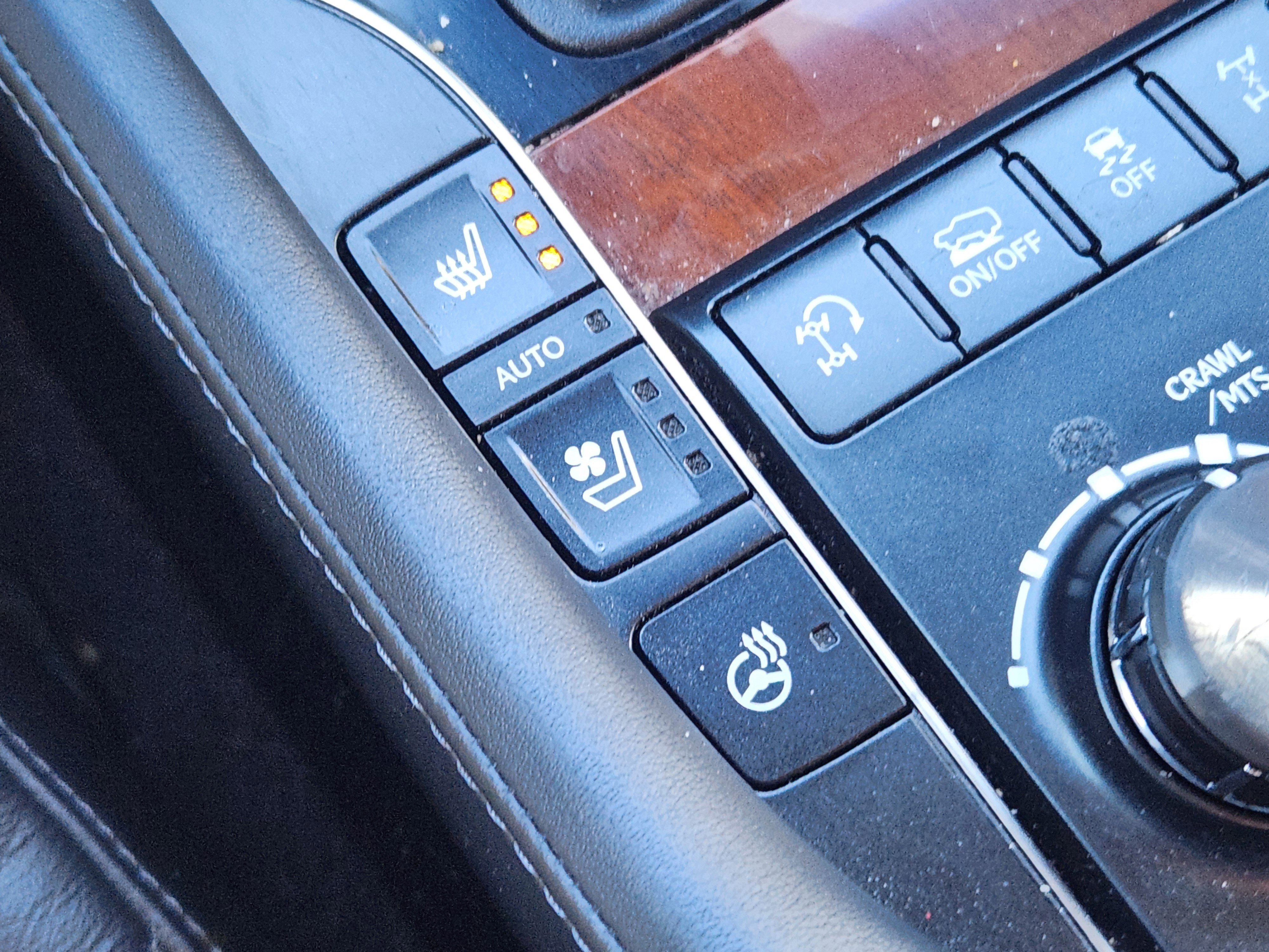 Used 2017 Lexus LX 570 4WD w/ Luxury Package image 31