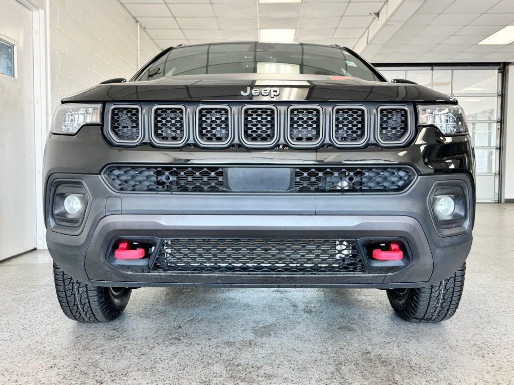 Certified 2024 Jeep Compass Trailhawk w/ Sun and Sound Group AWD/4WD image 4