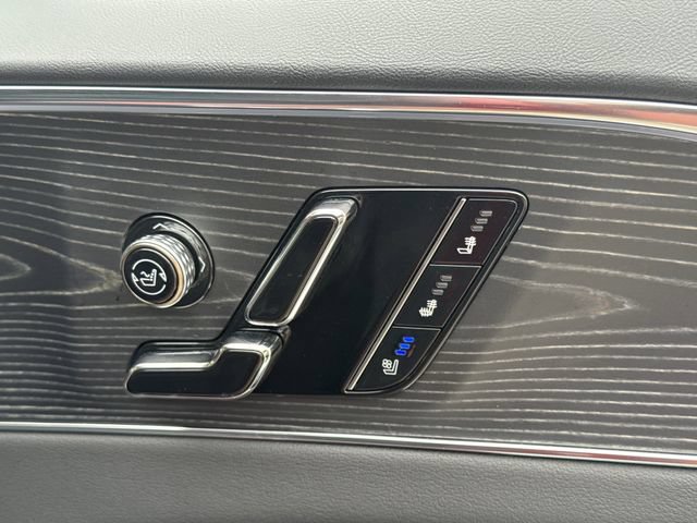 Used 2024 Cadillac Lyriq Luxury w/ LPO, Floor Liner Package AWD/4WD image 31
