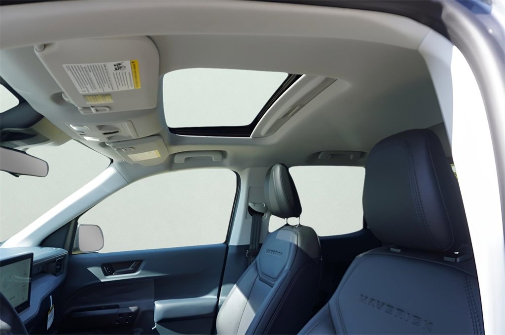 New 2025 Ford Maverick Lariat image 9