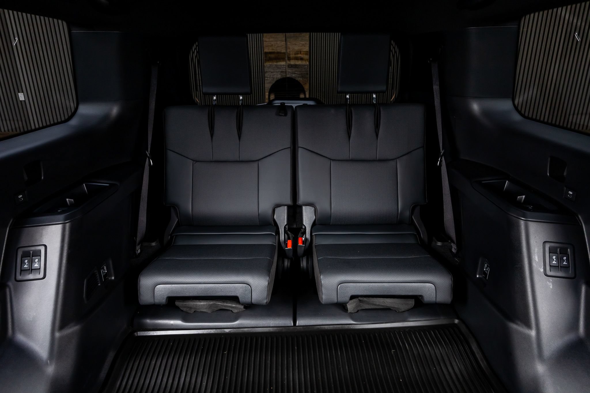 Used 2025 Lexus GX 550 w/ Cold Area Package AWD/4WD image 37