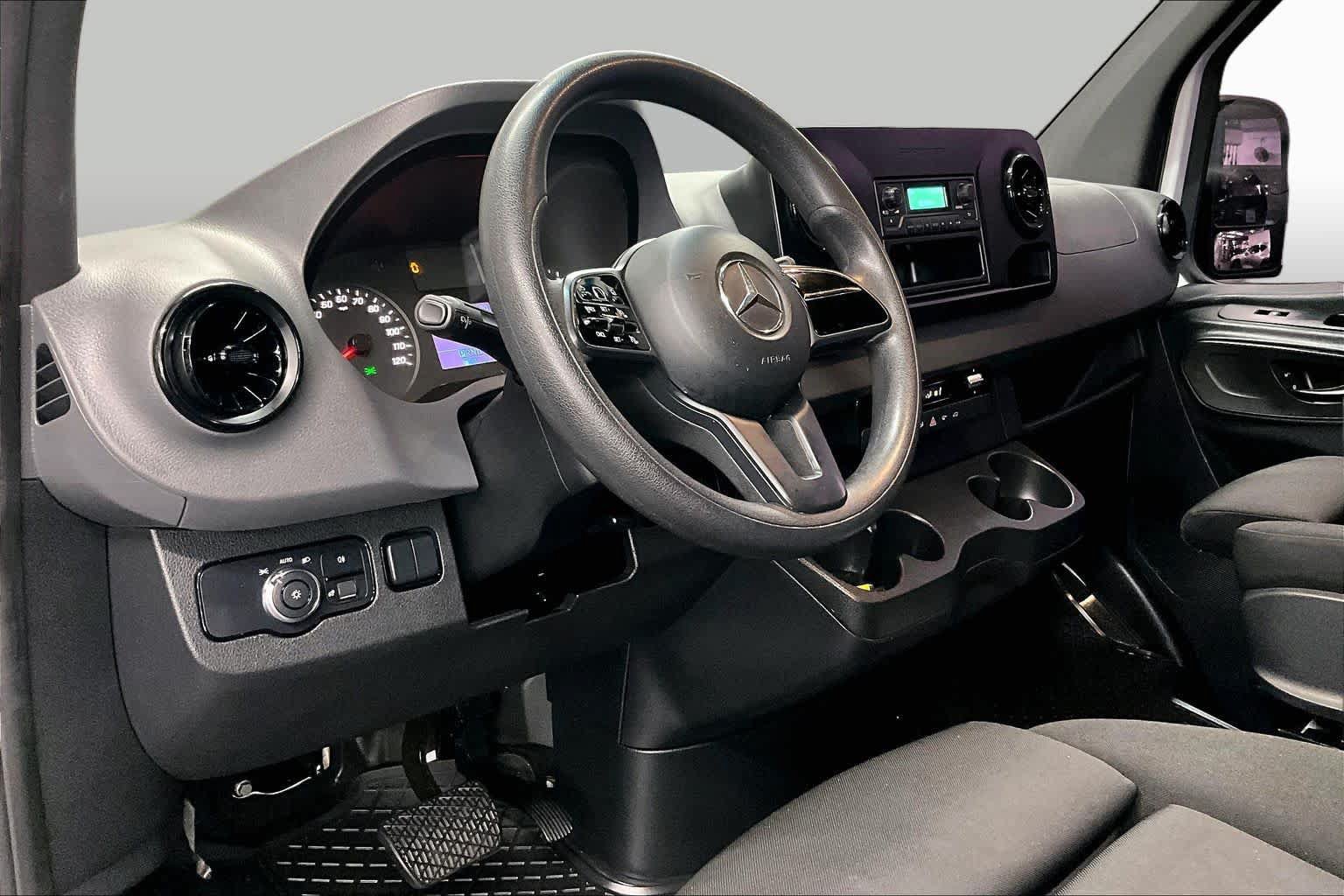 Used 2019 Mercedes-Benz Sprinter 144 image 17