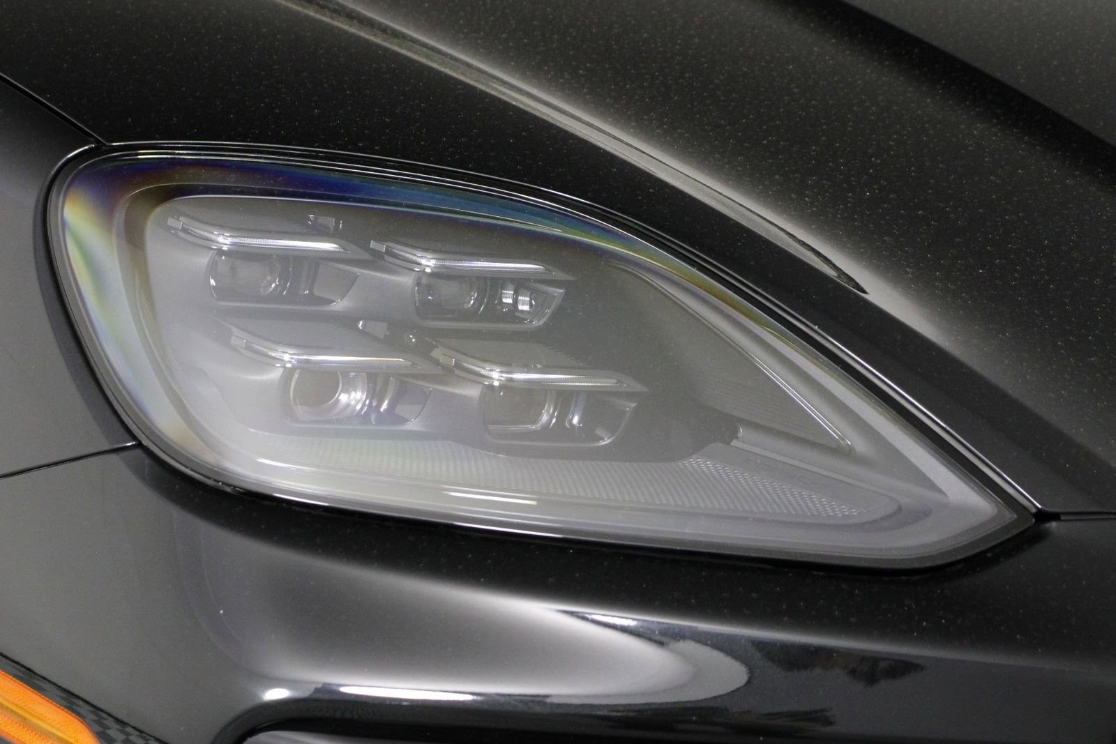 Certified 2025 Porsche Cayenne S AWD/4WD image 28