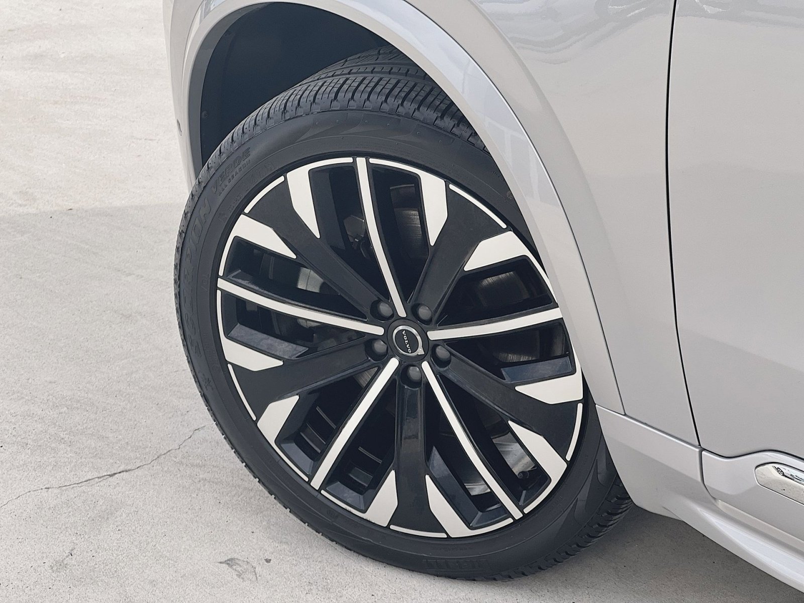 Certified 2025 Volvo XC90 B6 Plus AWD/4WD image 20
