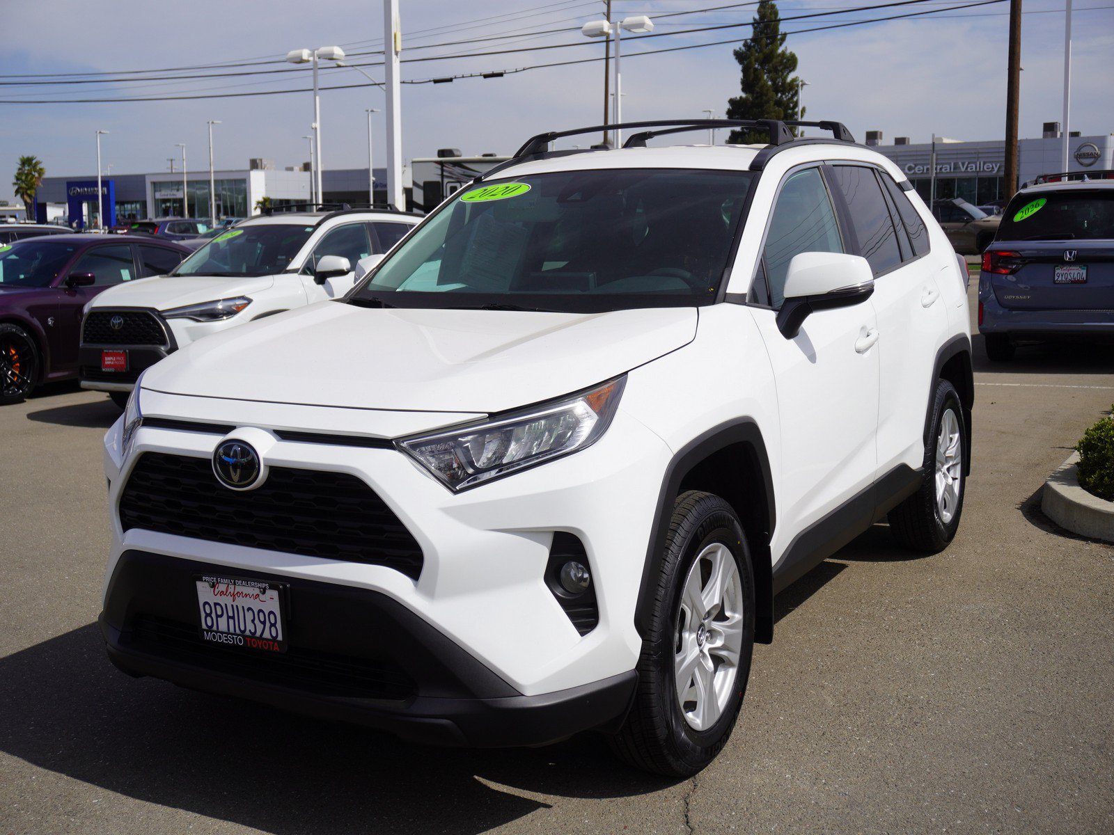 Used 2020 Toyota RAV4 XLE w/ All Weather Liner Package FWD image 5