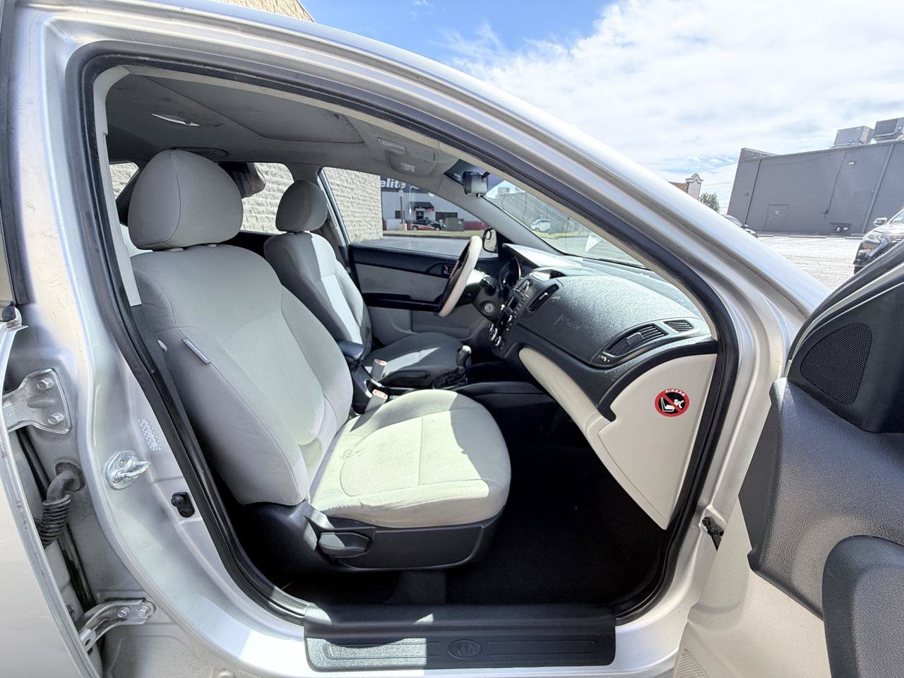Used 2011 Kia Forte EX FWD image 11