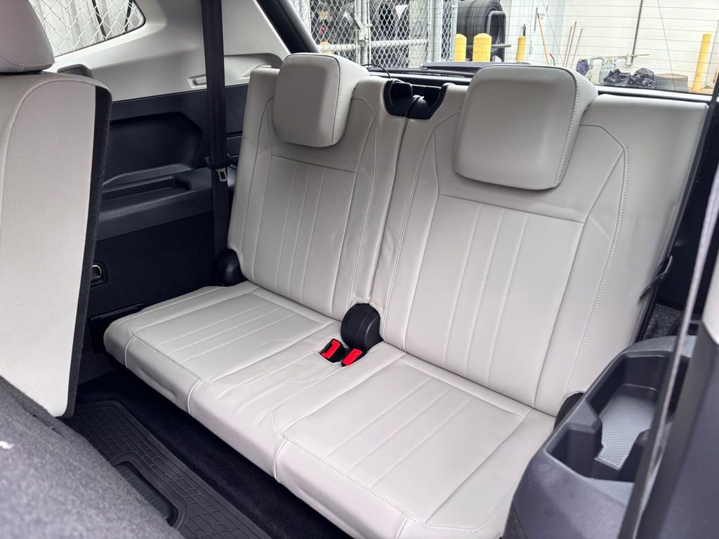 Used 2022 Volkswagen Tiguan SE image 14
